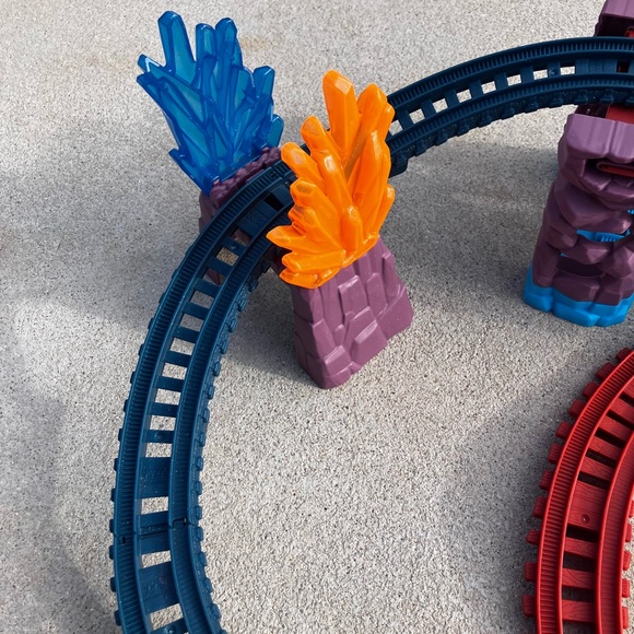 Thomas & Friends “Crystal Caves Adventure Set” train track - Picture 2 of 8